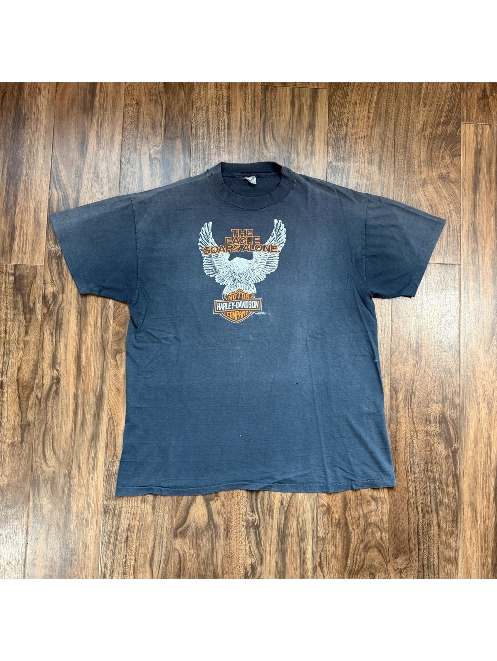 Vintage 80s Harley Davidson Eagle Soars Alone Victorville Tee XL Faded USA